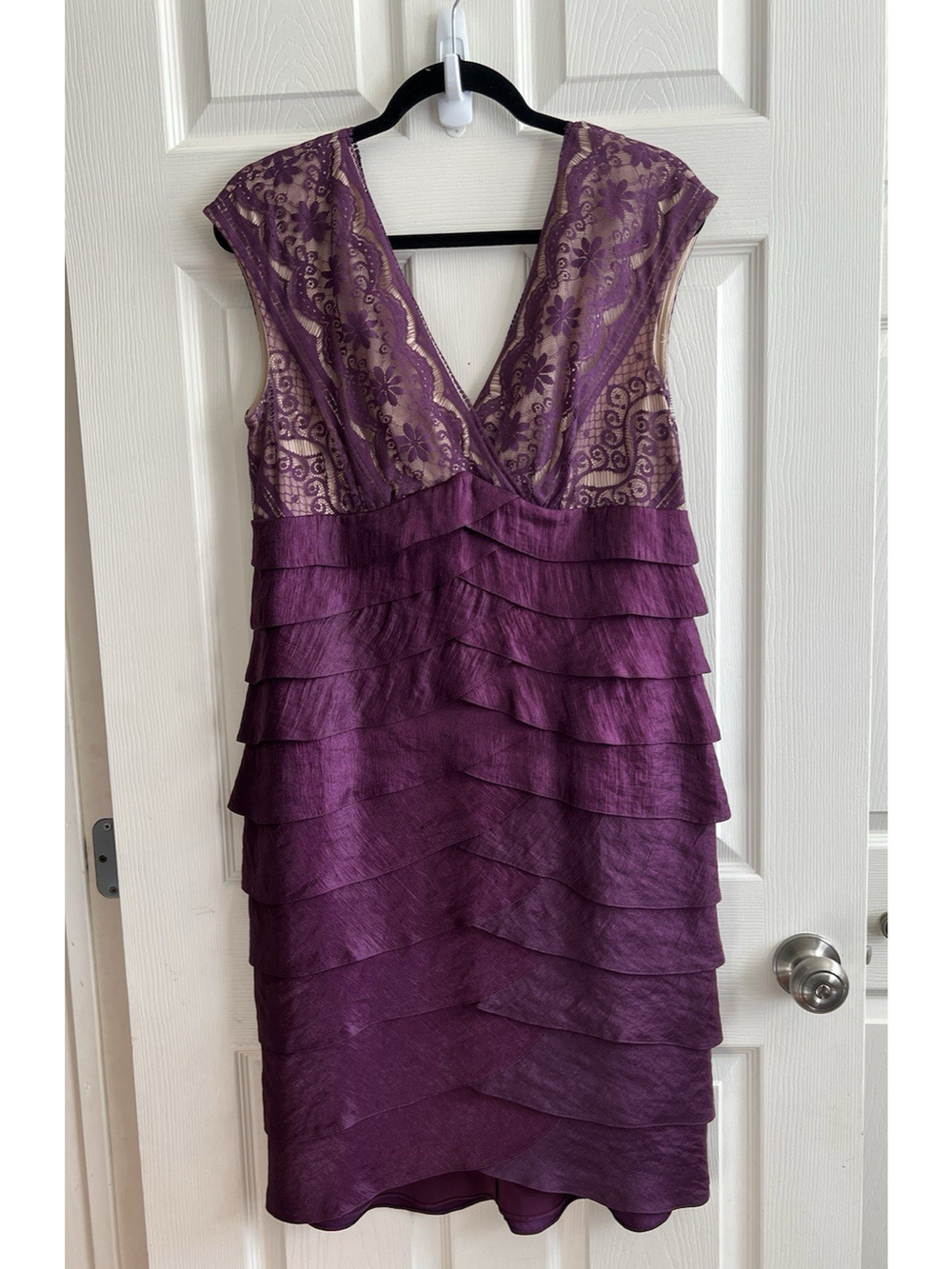 ADRIANNA PAPELL Dark Purple Lace Deep V-Neck Ruffle Cocktail Evening Dress Sz 14